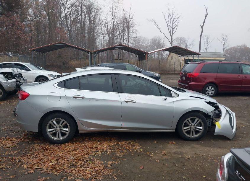 Photo 14 of 2017 Chevrolet Cruze LT AUTO (VIN 1G1BE5SM8H7141191)