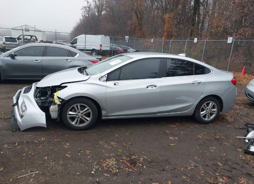 Photo 15 of 2017 Chevrolet Cruze LT AUTO (VIN 1G1BE5SM8H7141191)