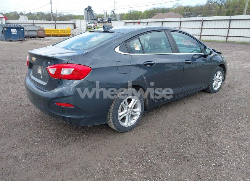 Photo 4 of 2017 Chevrolet Cruze LT AUTO (VIN 1G1BE5SM8H7141501)