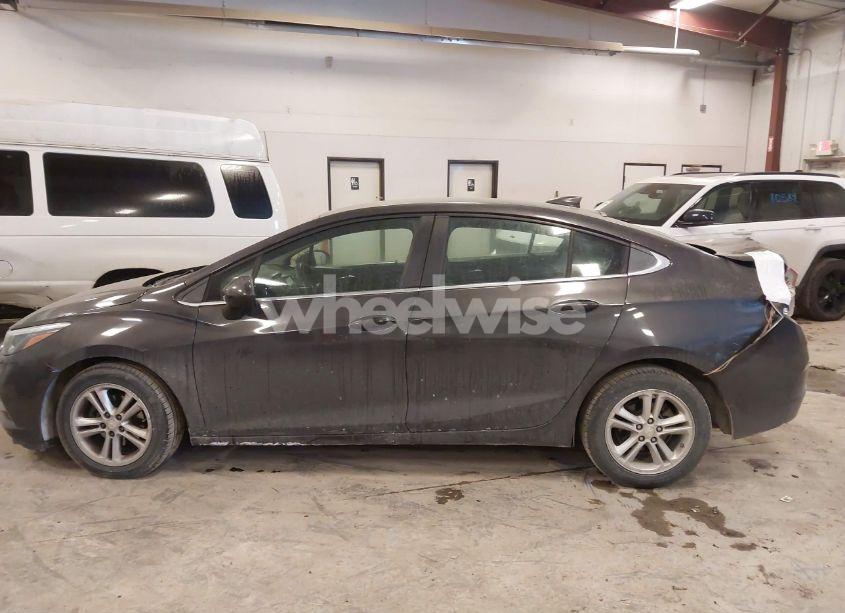 Photo 14 of 2017 Chevrolet Cruze LT AUTO (VIN 1G1BE5SM8H7159528)