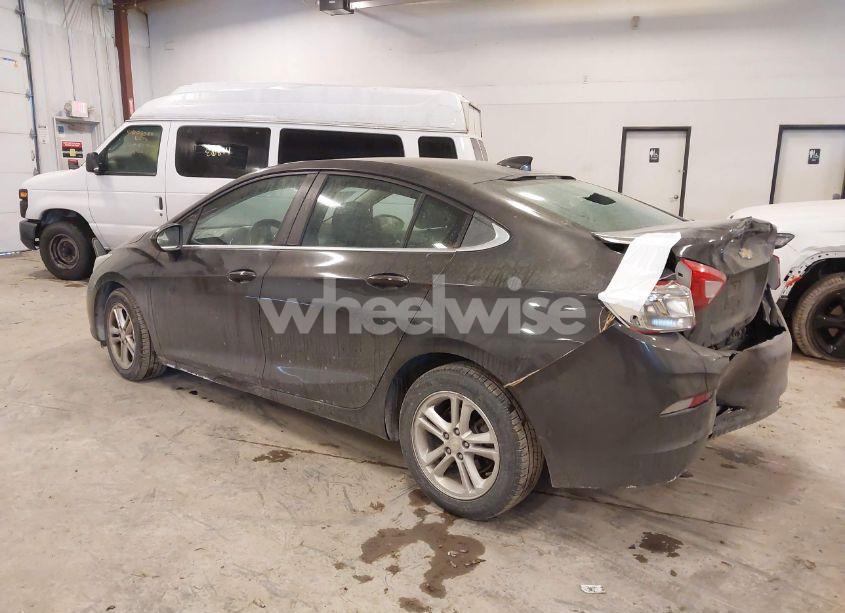 Photo 3 of 2017 Chevrolet Cruze LT AUTO (VIN 1G1BE5SM8H7159528)