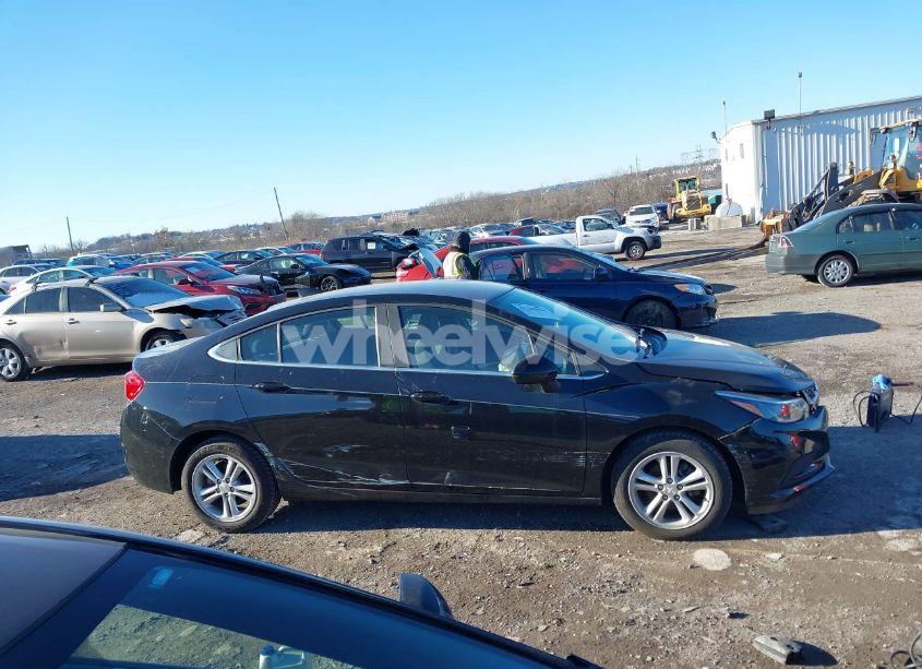 Photo 13 of 2017 Chevrolet Cruze LT AUTO (VIN 1G1BE5SM8H7169413)