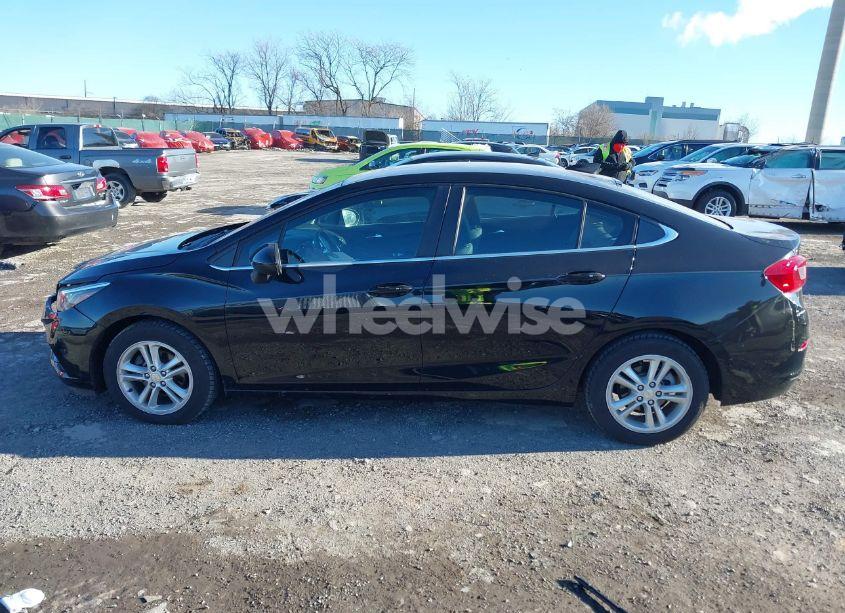 Photo 14 of 2017 Chevrolet Cruze LT AUTO (VIN 1G1BE5SM8H7169413)
