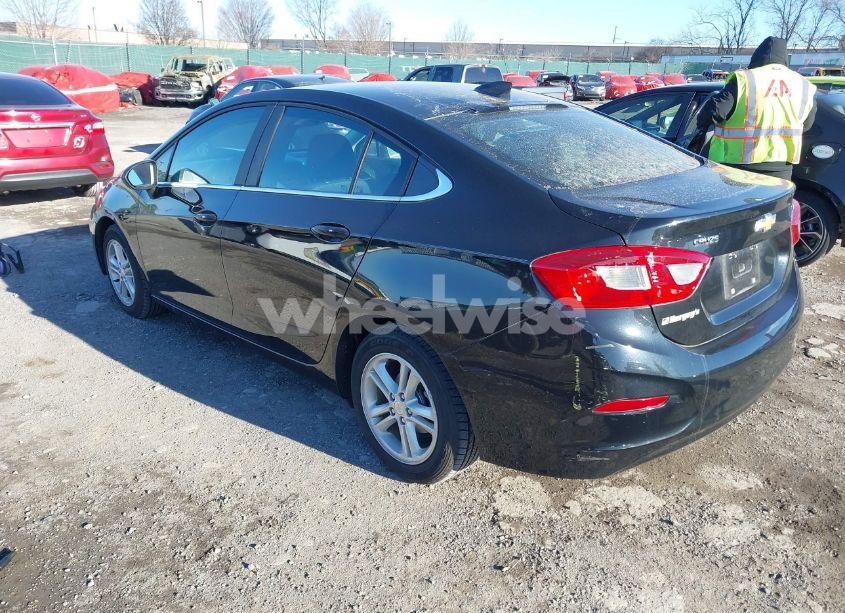 Photo 3 of 2017 Chevrolet Cruze LT AUTO (VIN 1G1BE5SM8H7169413)