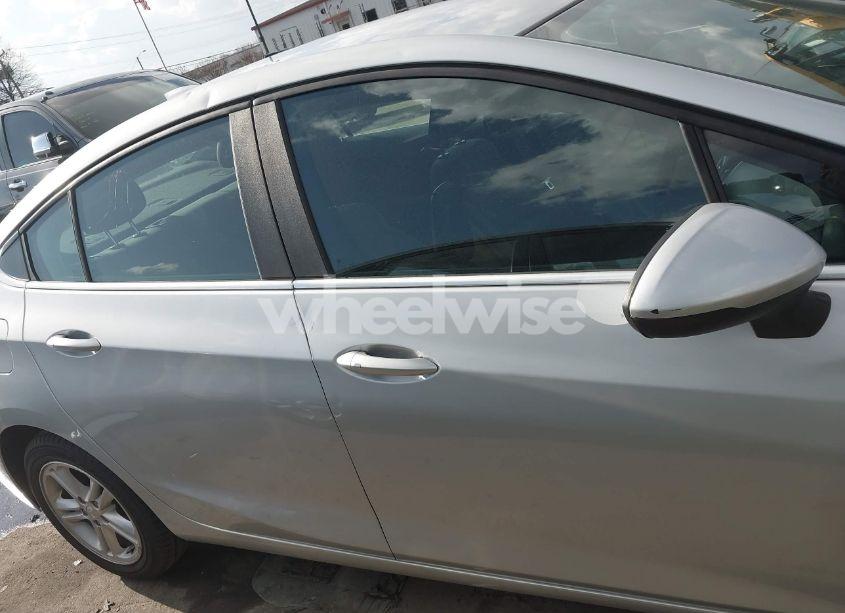 Photo 13 of 2017 Chevrolet Cruze LT AUTO (VIN 1G1BE5SM8H7171789)