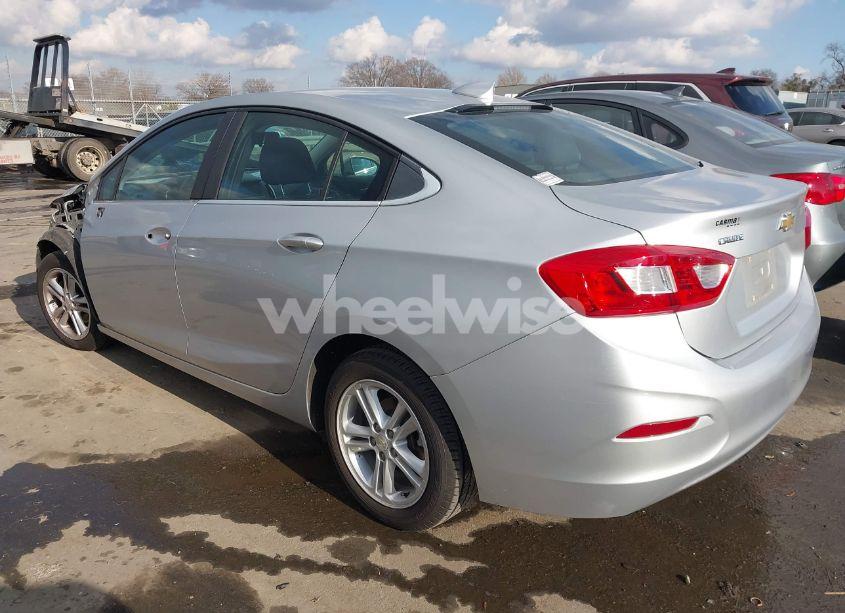 Photo 3 of 2017 Chevrolet Cruze LT AUTO (VIN 1G1BE5SM8H7171789)
