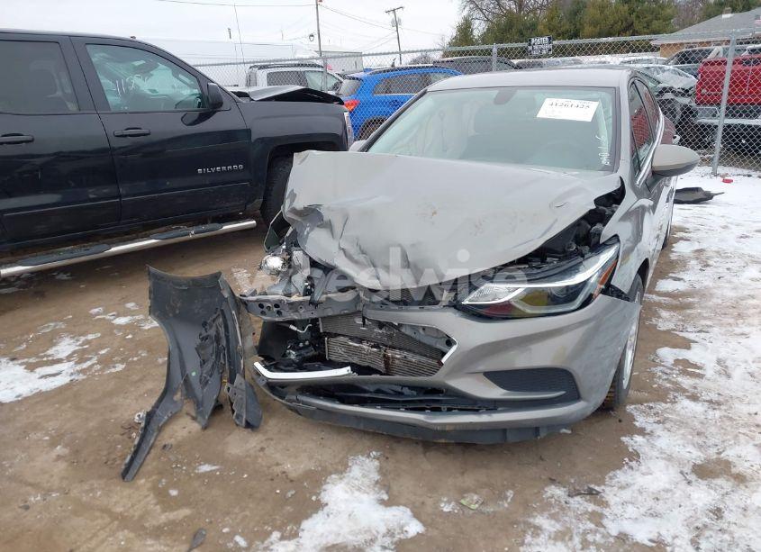 Photo 2 of 2017 Chevrolet Cruze LT AUTO (VIN 1G1BE5SM8H7179570)