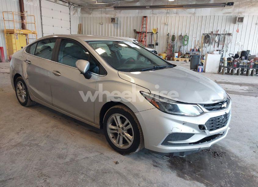 2017 Chevrolet Cruze LT AUTO (VIN 1G1BE5SM8H7182176) main photo
