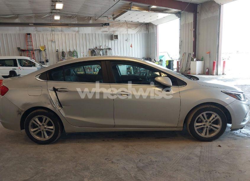 Photo 14 of 2017 Chevrolet Cruze LT AUTO (VIN 1G1BE5SM8H7182176)