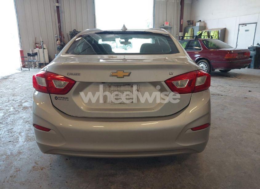 Photo 17 of 2017 Chevrolet Cruze LT AUTO (VIN 1G1BE5SM8H7182176)