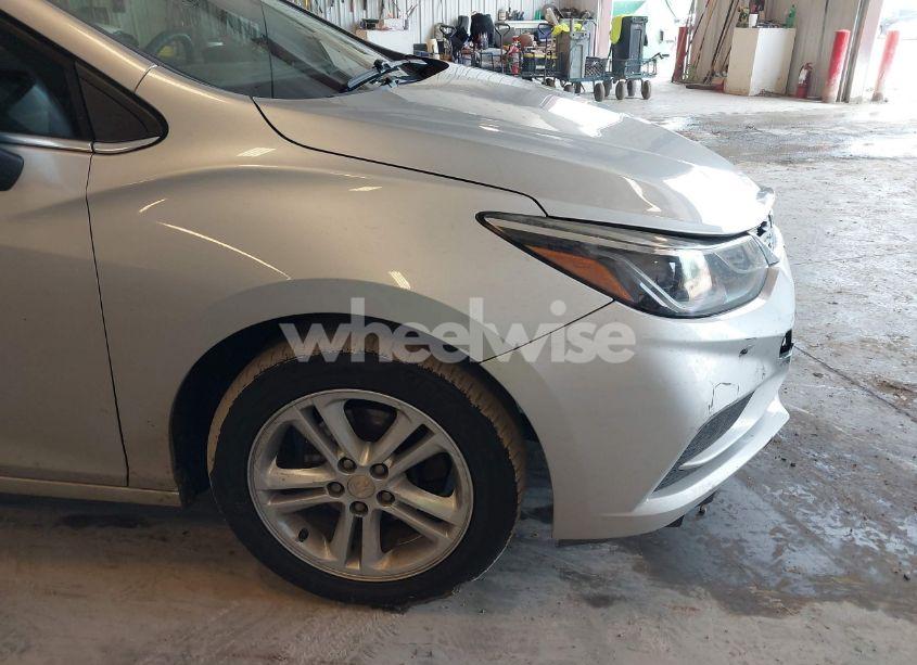 Photo 18 of 2017 Chevrolet Cruze LT AUTO (VIN 1G1BE5SM8H7182176)