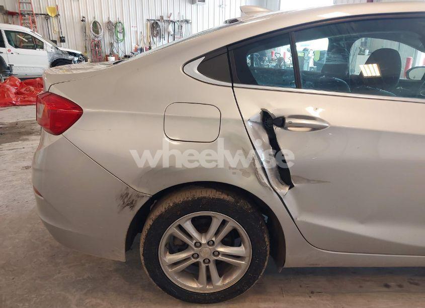 Photo 19 of 2017 Chevrolet Cruze LT AUTO (VIN 1G1BE5SM8H7182176)