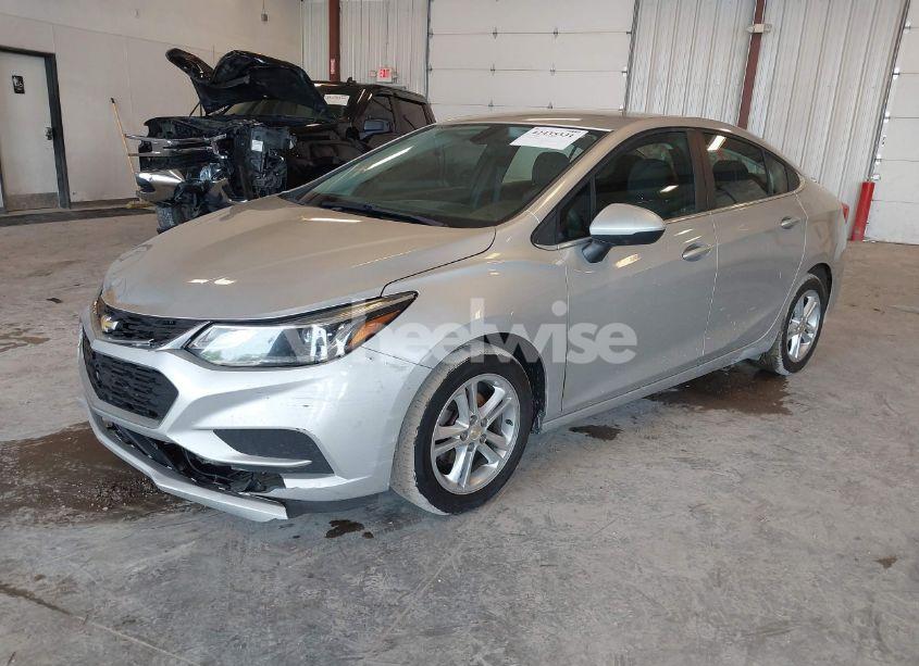 Photo 2 of 2017 Chevrolet Cruze LT AUTO (VIN 1G1BE5SM8H7182176)