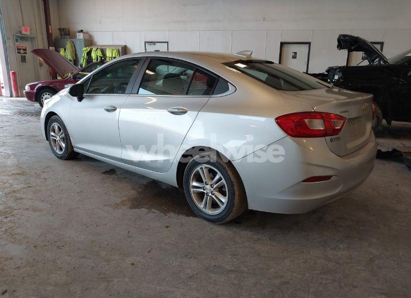 Photo 3 of 2017 Chevrolet Cruze LT AUTO (VIN 1G1BE5SM8H7182176)