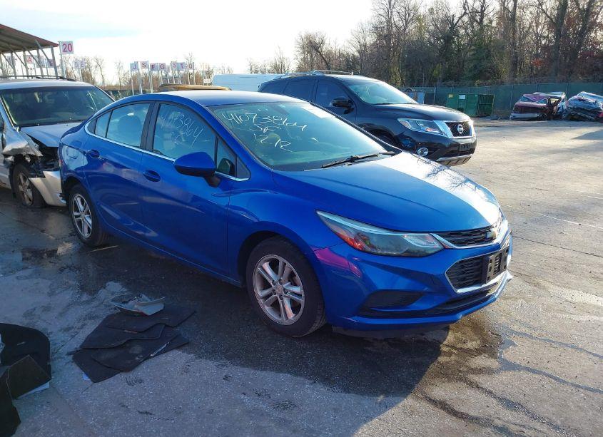 2017 Chevrolet Cruze LT AUTO (VIN 1G1BE5SM8H7220134) main photo