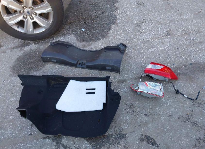 Photo 12 of 2017 Chevrolet Cruze LT AUTO (VIN 1G1BE5SM8H7220134)