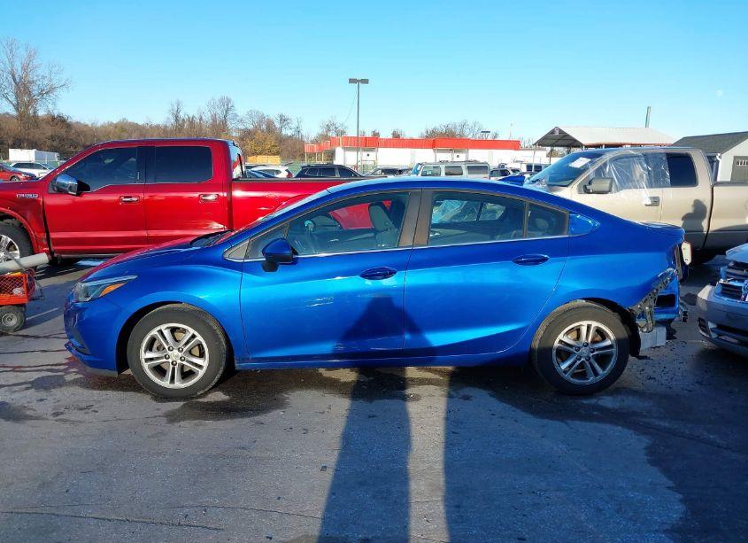 Photo 15 of 2017 Chevrolet Cruze LT AUTO (VIN 1G1BE5SM8H7220134)