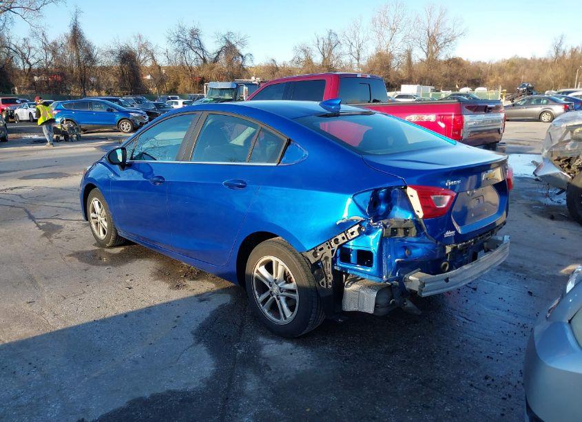 Photo 3 of 2017 Chevrolet Cruze LT AUTO (VIN 1G1BE5SM8H7220134)