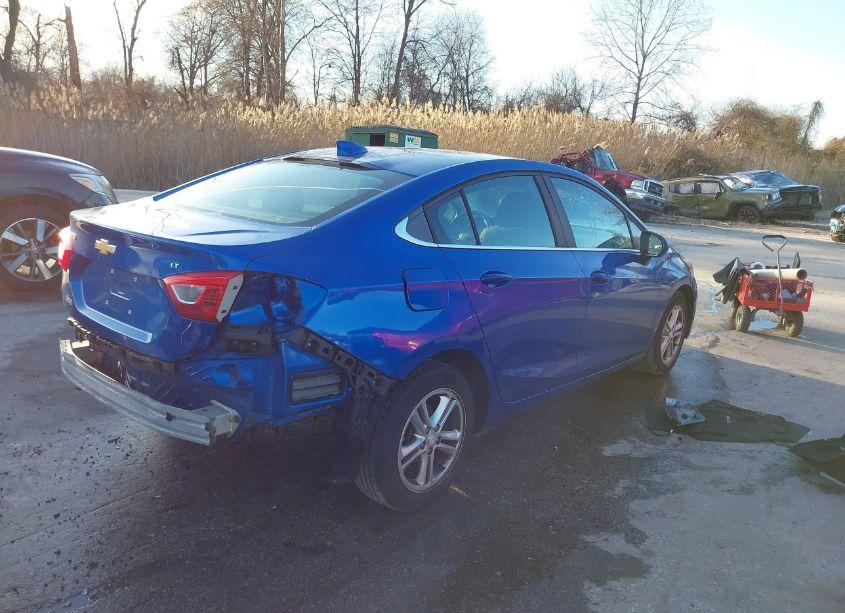 Photo 4 of 2017 Chevrolet Cruze LT AUTO (VIN 1G1BE5SM8H7220134)