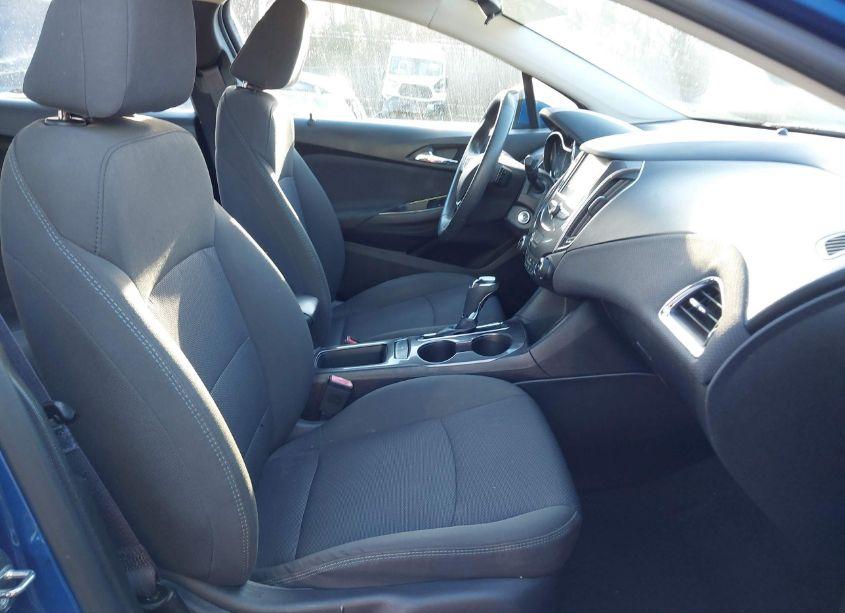 Photo 5 of 2017 Chevrolet Cruze LT AUTO (VIN 1G1BE5SM8H7220134)