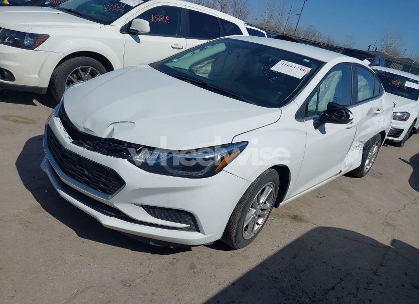 Photo 2 of 2017 Chevrolet Cruze LT AUTO (VIN 1G1BE5SM8H7234616)