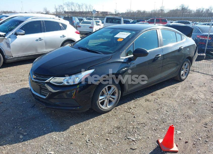 Photo 2 of 2017 Chevrolet Cruze LT AUTO (VIN 1G1BE5SM8H7234664)