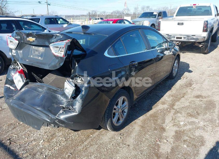 Photo 4 of 2017 Chevrolet Cruze LT AUTO (VIN 1G1BE5SM8H7234664)