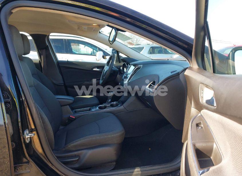 Photo 5 of 2017 Chevrolet Cruze LT AUTO (VIN 1G1BE5SM8H7234664)