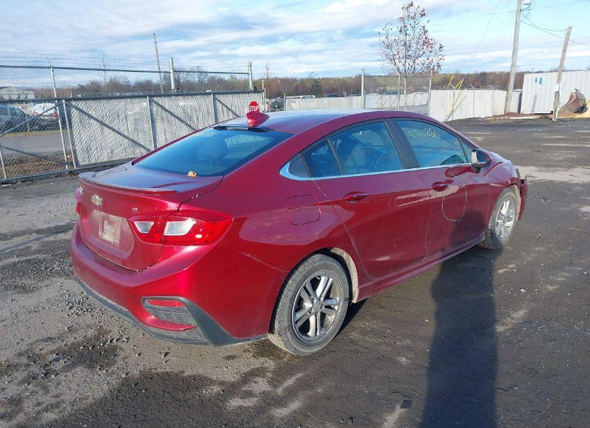 Photo 4 of 2017 Chevrolet Cruze LT AUTO (VIN 1G1BE5SM8H7254834)