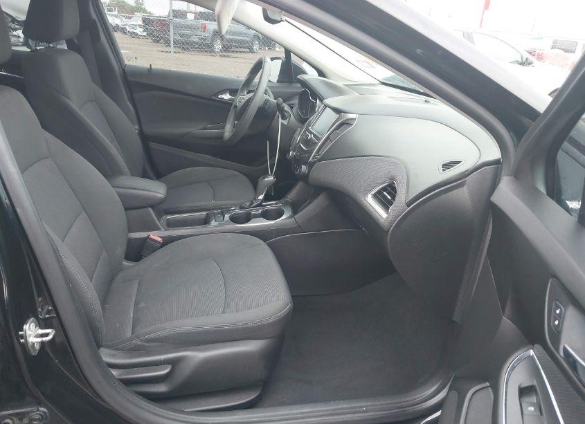 Photo 5 of 2017 Chevrolet Cruze LT AUTO (VIN 1G1BE5SM8H7256955)