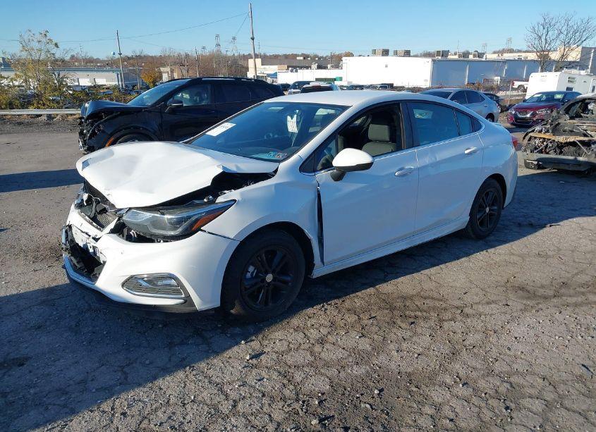 Photo 2 of 2017 Chevrolet Cruze LT AUTO (VIN 1G1BE5SM8H7266739)