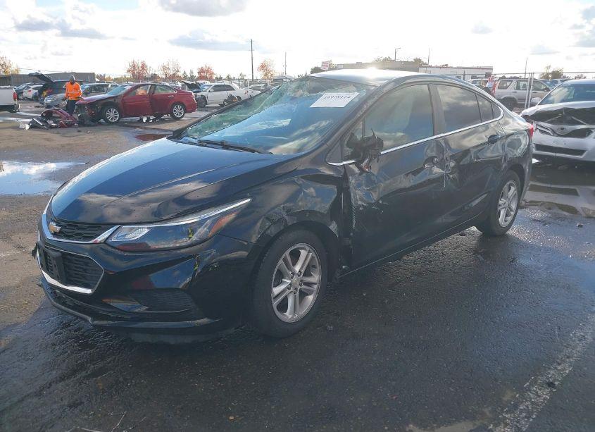 Photo 2 of 2017 Chevrolet Cruze LT AUTO (VIN 1G1BE5SM8H7271732)