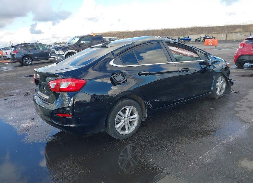 Photo 4 of 2017 Chevrolet Cruze LT AUTO (VIN 1G1BE5SM8H7271732)
