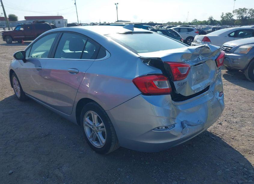 Photo 3 of 2017 Chevrolet Cruze LT AUTO (VIN 1G1BE5SM8H7274419)