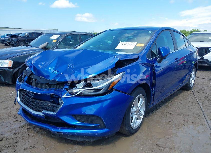 Photo 2 of 2017 Chevrolet Cruze LT AUTO (VIN 1G1BE5SM8H7276560)