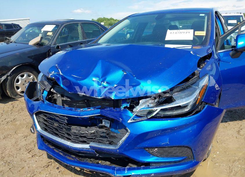Photo 6 of 2017 Chevrolet Cruze LT AUTO (VIN 1G1BE5SM8H7276560)