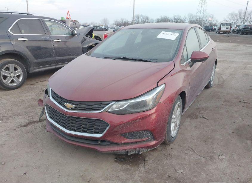 Photo 2 of 2018 Chevrolet Cruze LT AUTO (VIN 1G1BE5SM8J7111890)