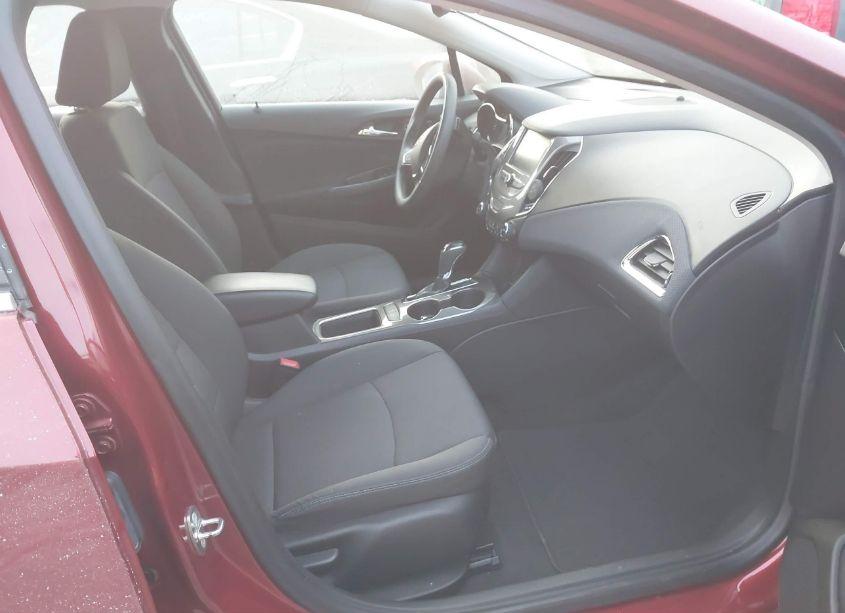 Photo 5 of 2018 Chevrolet Cruze LT AUTO (VIN 1G1BE5SM8J7111890)