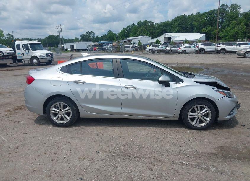 Photo 13 of 2018 Chevrolet Cruze LT AUTO (VIN 1G1BE5SM8J7115843)