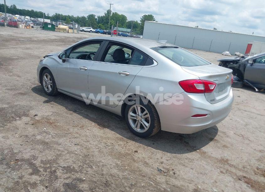 Photo 3 of 2018 Chevrolet Cruze LT AUTO (VIN 1G1BE5SM8J7115843)