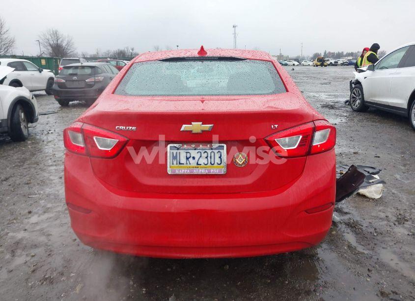 Photo 15 of 2018 Chevrolet Cruze LT AUTO (VIN 1G1BE5SM8J7119374)