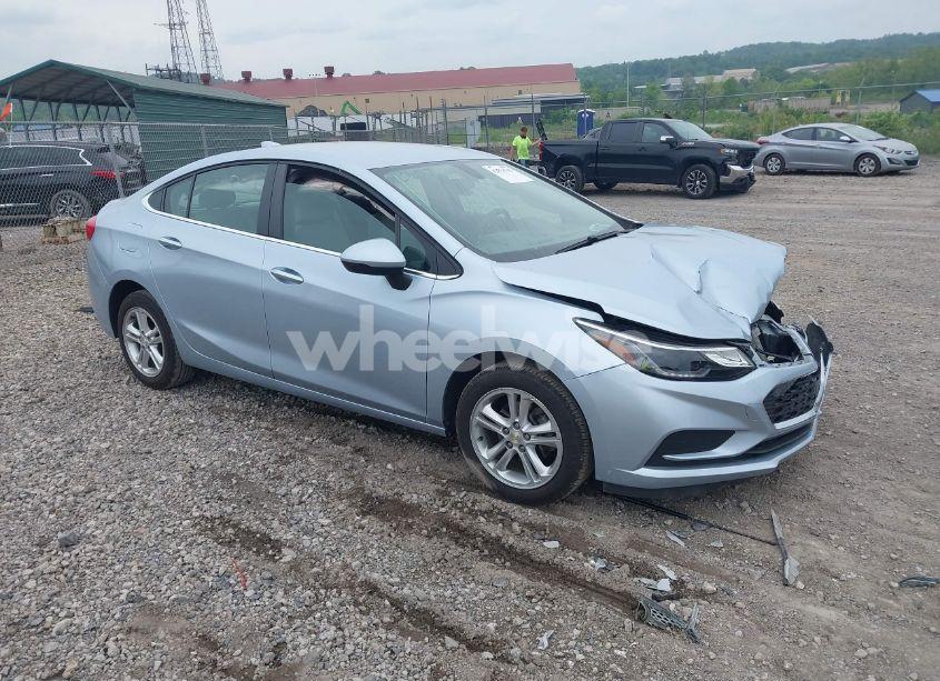 2018 Chevrolet Cruze LT AUTO (VIN 1G1BE5SM8J7126504) main photo