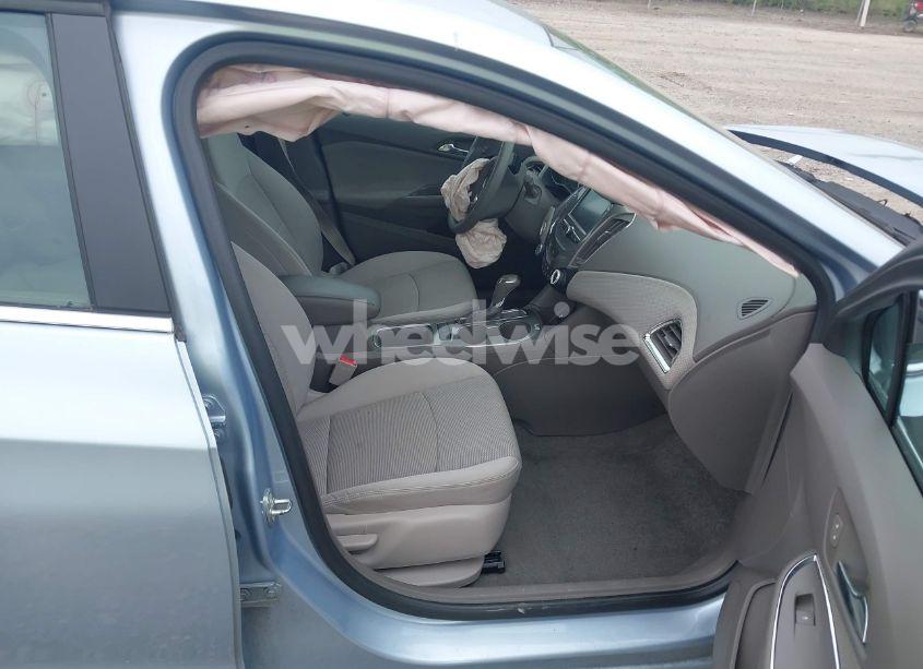 Photo 5 of 2018 Chevrolet Cruze LT AUTO (VIN 1G1BE5SM8J7126504)