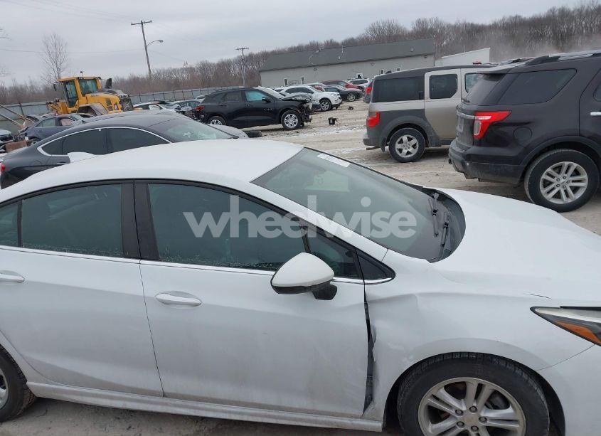 Photo 14 of 2018 Chevrolet Cruze LT AUTO (VIN 1G1BE5SM8J7138717)