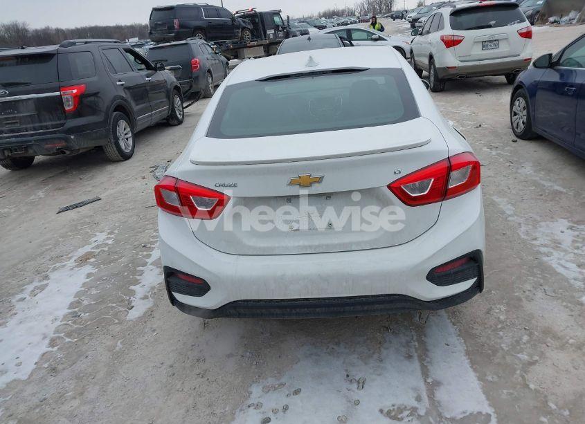 Photo 17 of 2018 Chevrolet Cruze LT AUTO (VIN 1G1BE5SM8J7138717)
