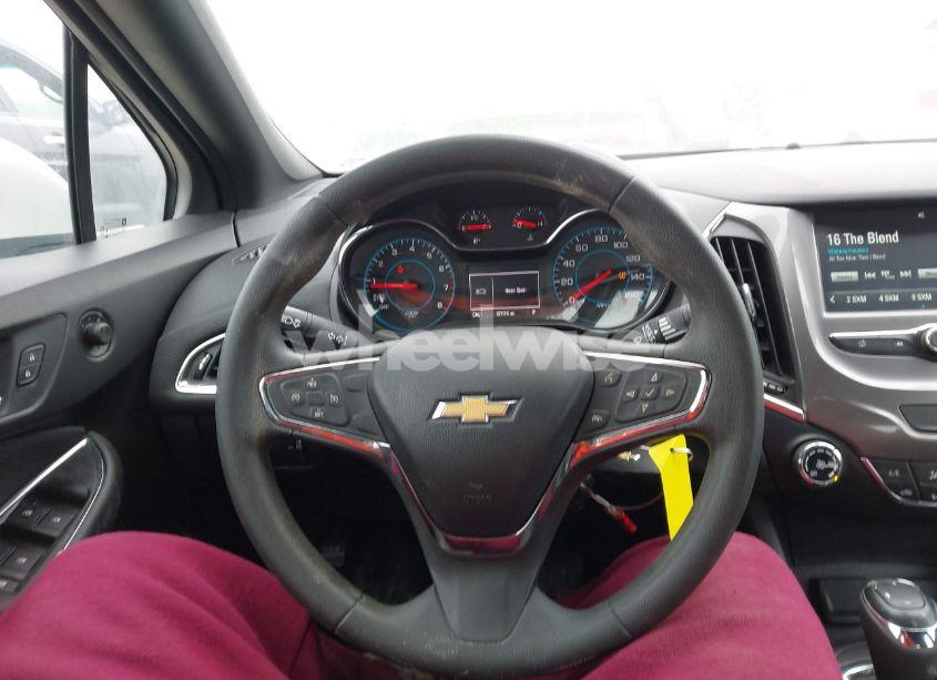 Photo 18 of 2018 Chevrolet Cruze LT AUTO (VIN 1G1BE5SM8J7138717)