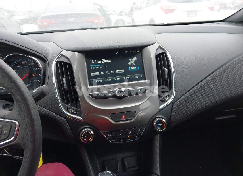 Photo 20 of 2018 Chevrolet Cruze LT AUTO (VIN 1G1BE5SM8J7138717)