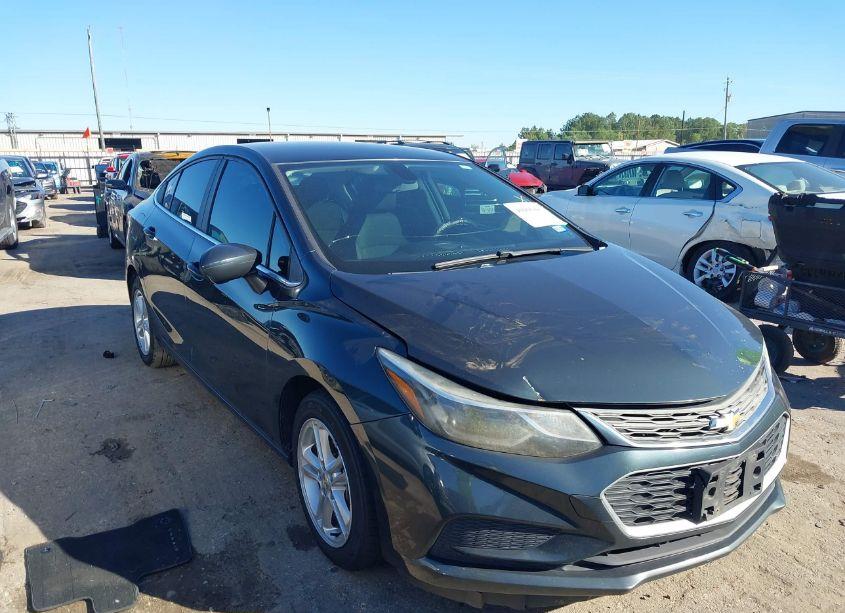 2018 Chevrolet Cruze LT AUTO (VIN 1G1BE5SM8J7147823) main photo