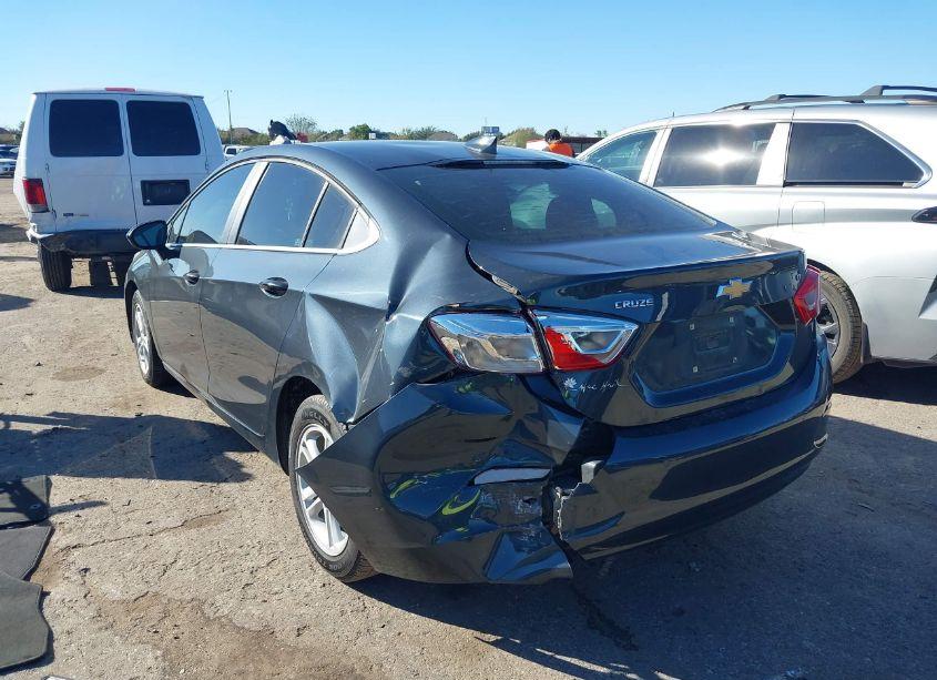 Photo 3 of 2018 Chevrolet Cruze LT AUTO (VIN 1G1BE5SM8J7147823)