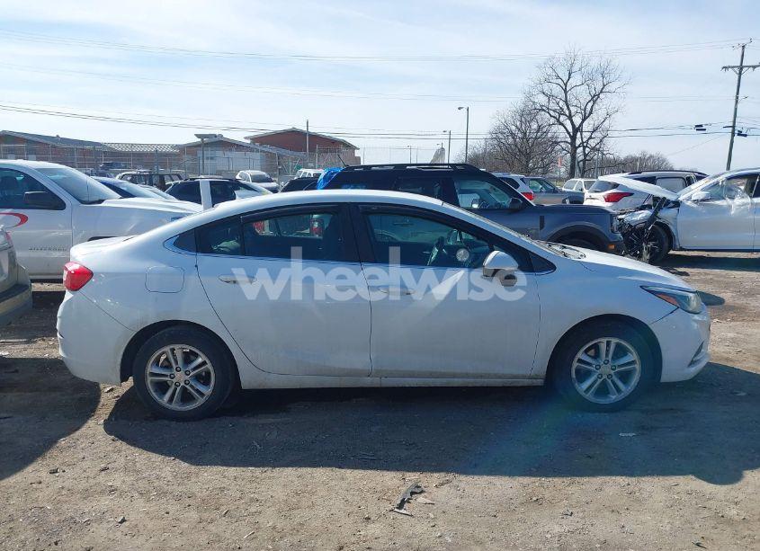 Photo 13 of 2018 Chevrolet Cruze LT AUTO (VIN 1G1BE5SM8J7154867)